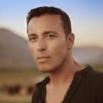 artist image Mustafa Sandal Hepsi Aşktan Dön Dünya - Single